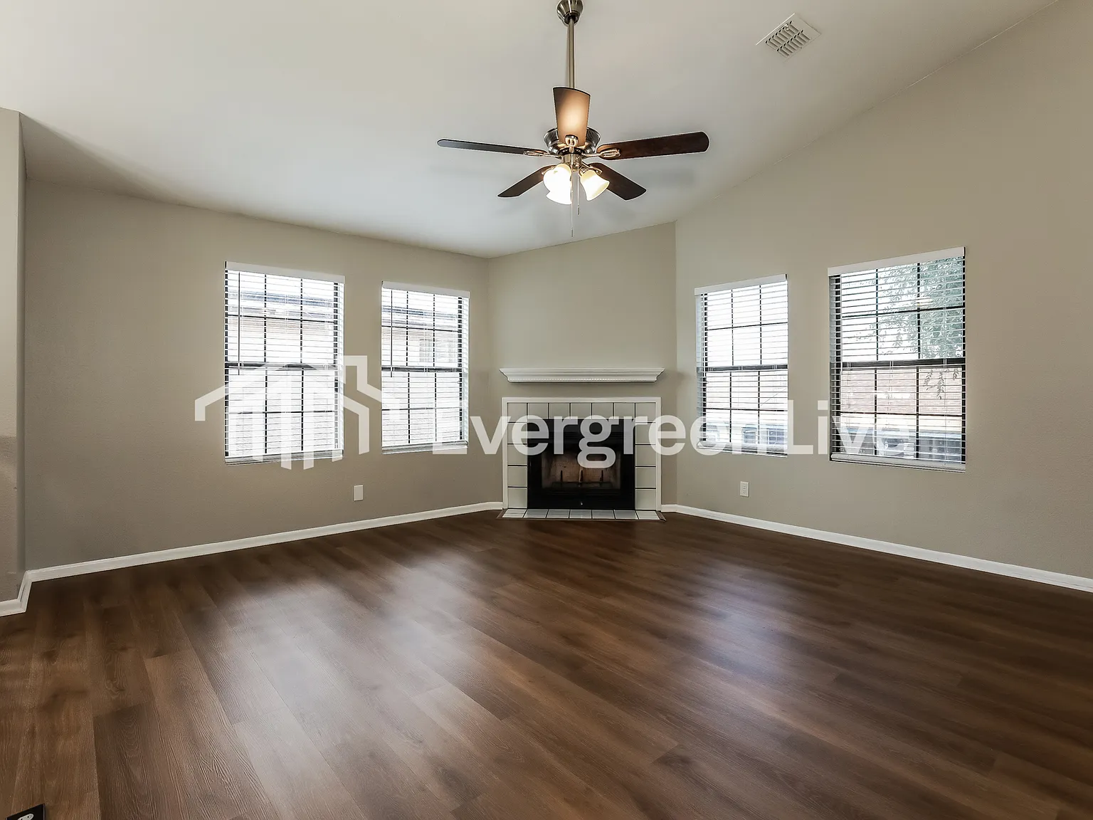 4 bed, 2.0 bath, 2040 sqft, $2,495 — Photo 2