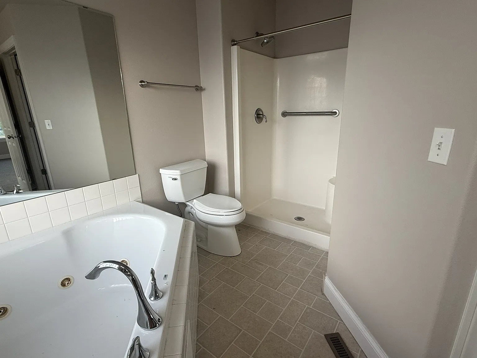 3287 Banff Avenue - - — Photo 3