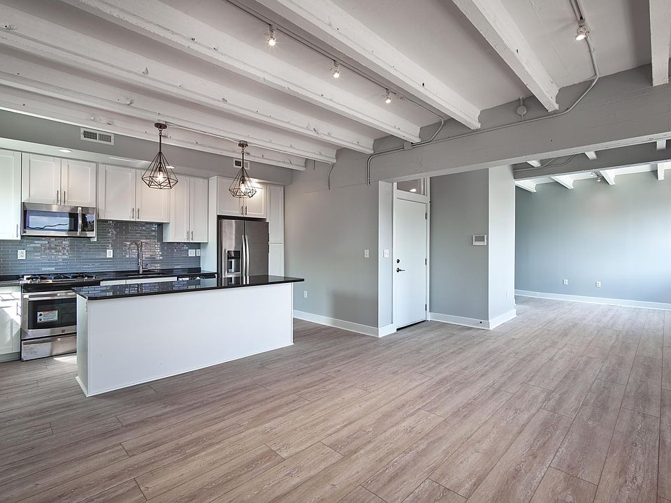 1st image of 432 W 21st St #200