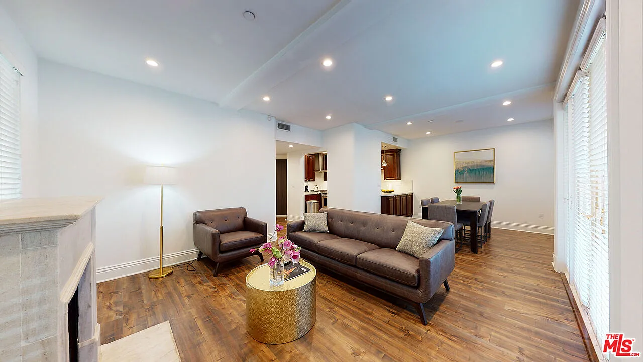3 bed, 2.5 bath, 1496 sqft, $7,800 — Photo 4
