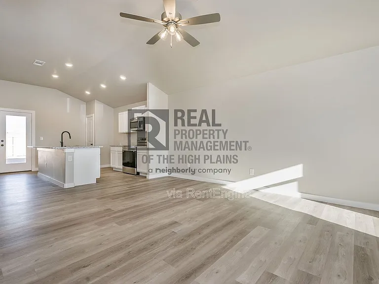 6711 Athens St — Photo 5