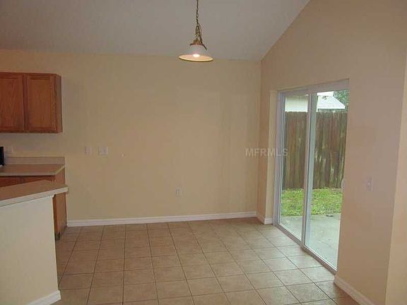 4th image of 113 Sweet Bay St
