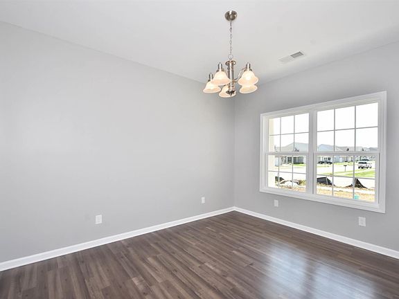 3rd image of 805 Halford Pl