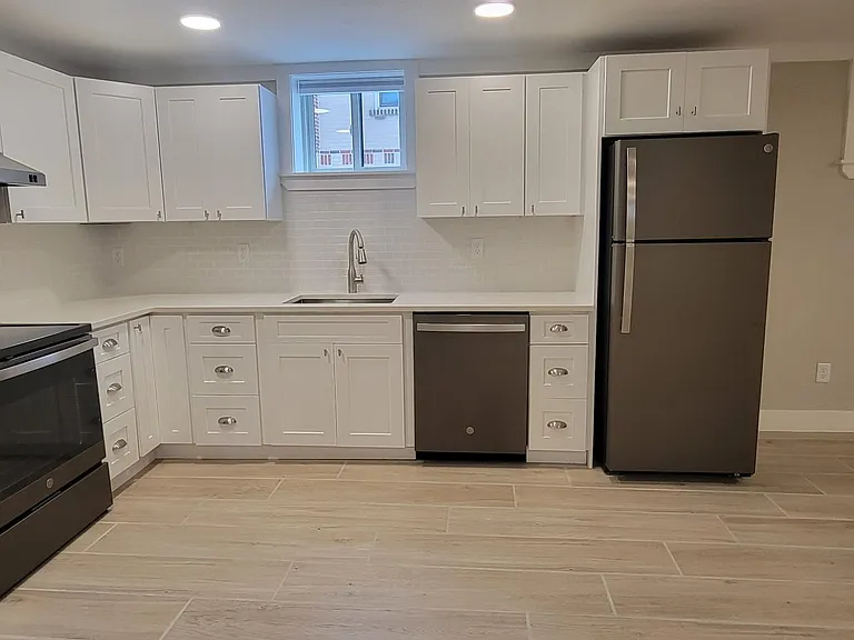 1584 Meade St — Photo 14