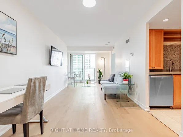 8 Park Rd #3116, Toronto, ON M4W 3S5