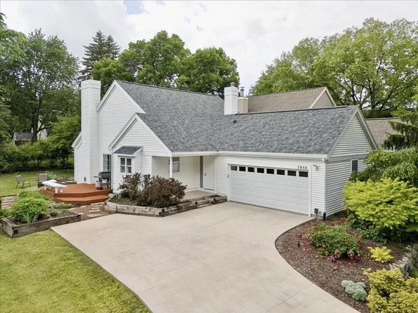 7850 E Oakbrook Circle, Madison, WI 53717