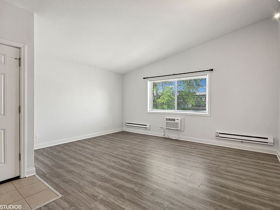 4th image of 5858 W Fullerton Ave APT 208