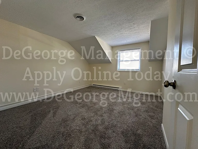 305 1/2 Madison St — Photo 37