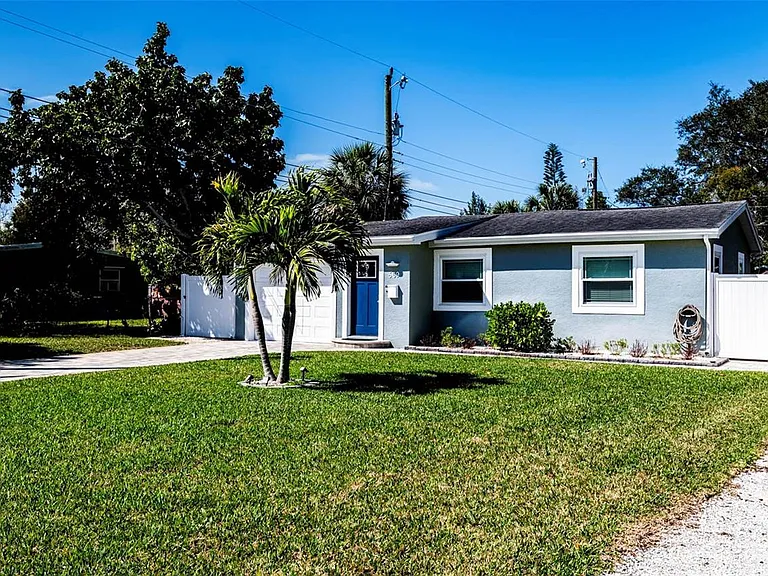569 Bamboo Dr S — Photo 31