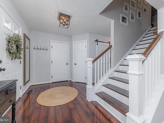 3rd image of 124 Orlando Dr