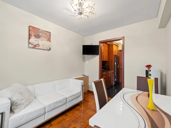 1625 Emmons Avenue image 10 of 21