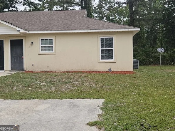 107 S Lively Oaks Dr, Kingsland, GA 31548