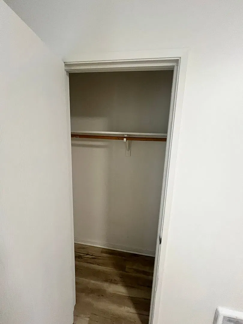 Lincoln Court Apartments — Photo 4