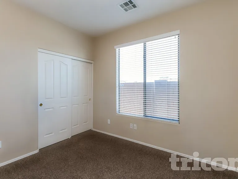 36497 W Barcelona Ln — Photo 13