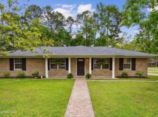 2700 Hargrove Dr, Ocean Springs, MS 39564
