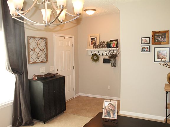 4th image of 6466 Elsinor Ct