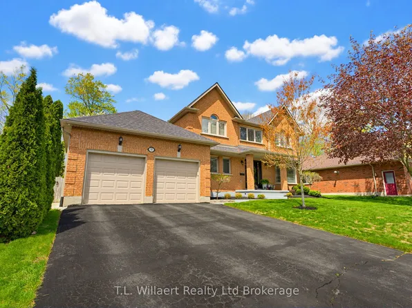 10 Woodside Dr, Tillsonburg, ON N4G 5P9