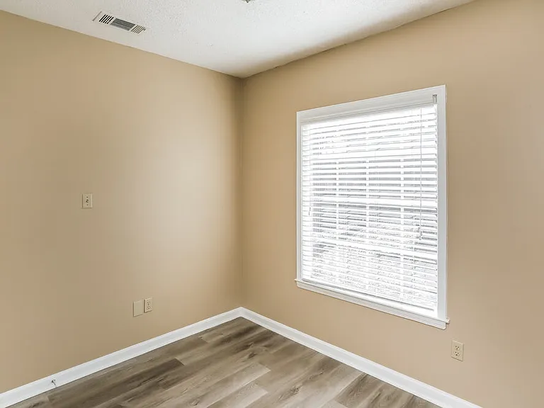 8123 Cairn Dr — Photo 10