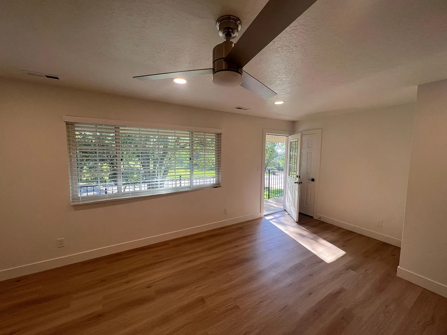2 bed, 1200 sqft, $2,200 — Photo 4