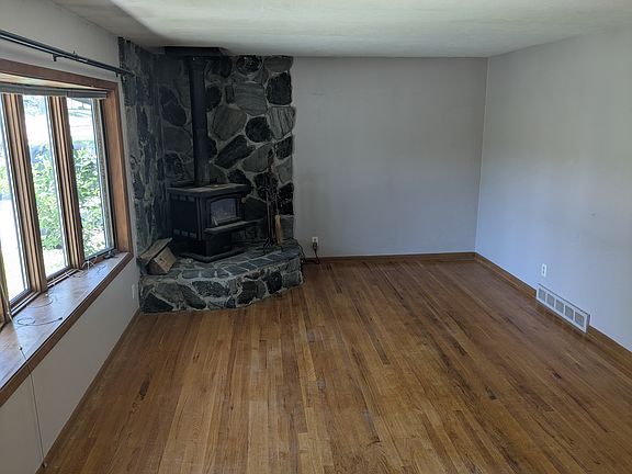 2nd image of 9115 Charles St