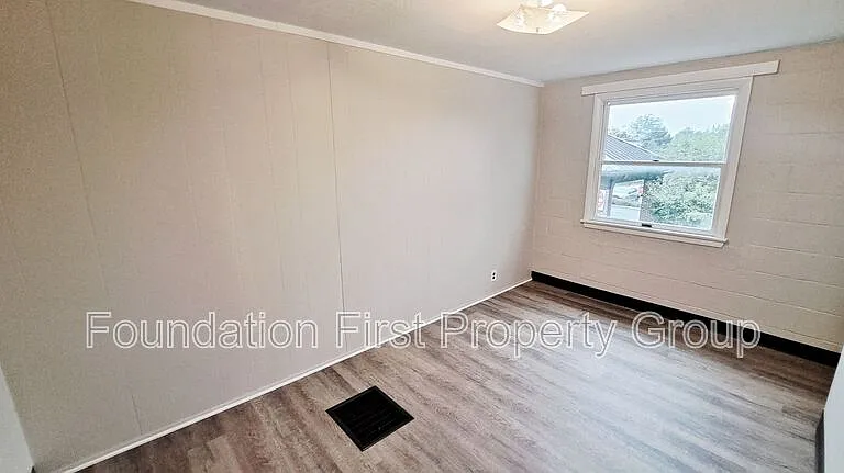 240 W High St #10 — Photo 17