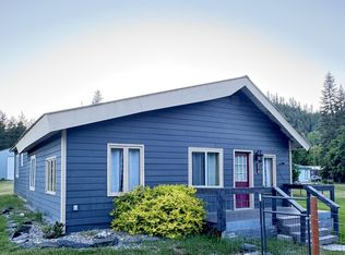216 S 8th Ave, Ione, WA 99139