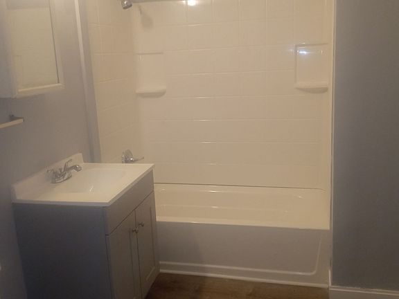 4th image of 3709 N Kenwood Ave