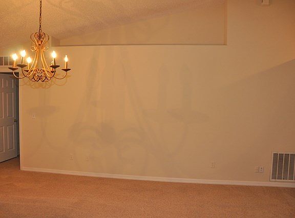 3rd image of 47 Pin Oak Dr