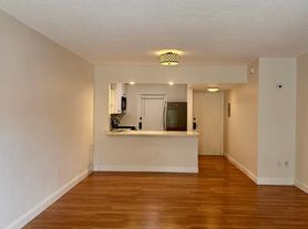 200 E Royal Palm Rd
