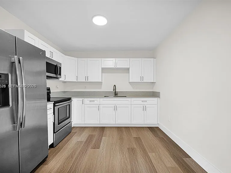 11810 NE 14th Ave #11810 — Photo 6