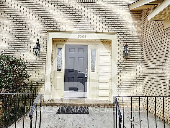 4th image of 9505 Briarwood Dr