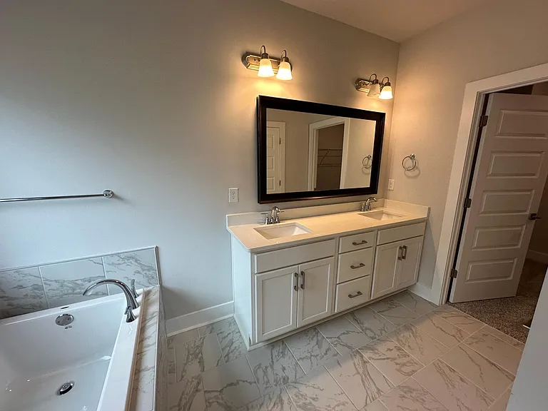 286 Susan Lynn Dr — Photo 6