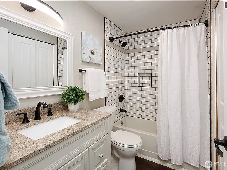 16817 Larch Way E #F201 — Photo 12