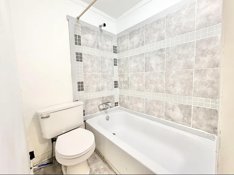 1308 W 13th Ave — Photo 10