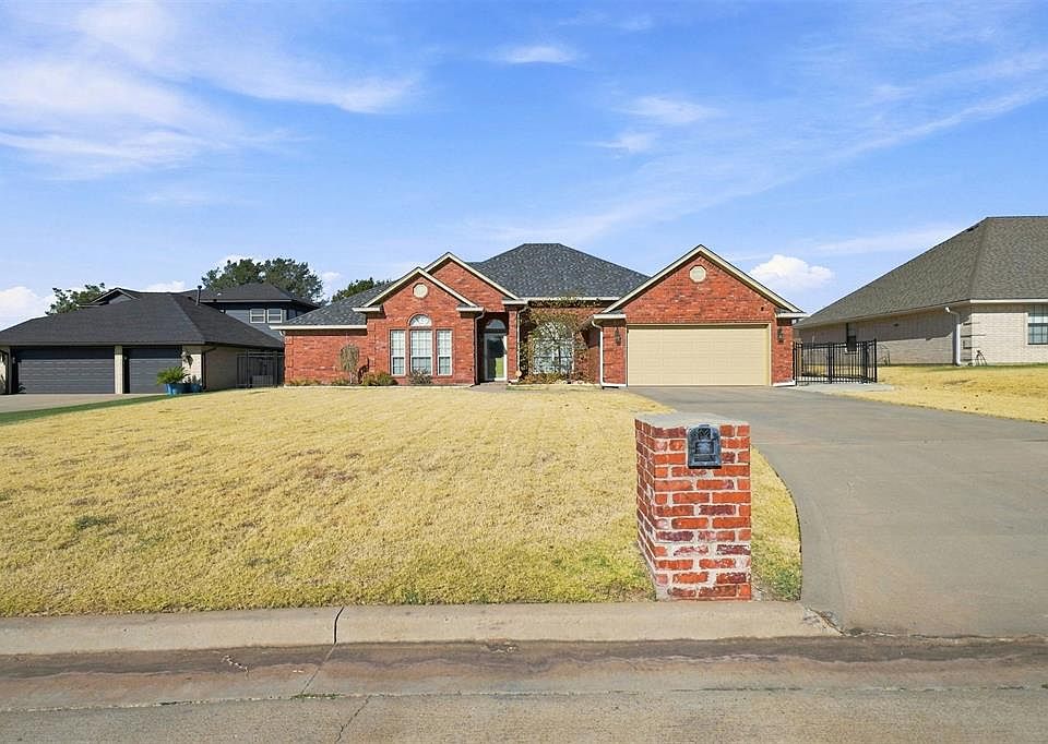 1st image of 1607 SW Edward Cir