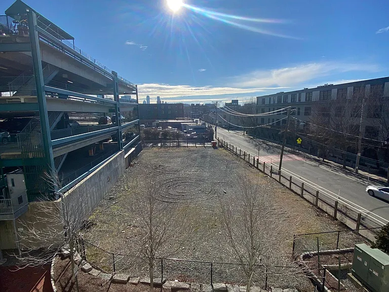 80 Webster Ave #3F — Photo 19