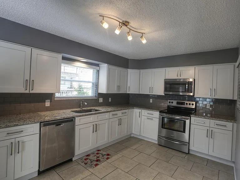 437 N Halifax Ave #5 — Photo 4
