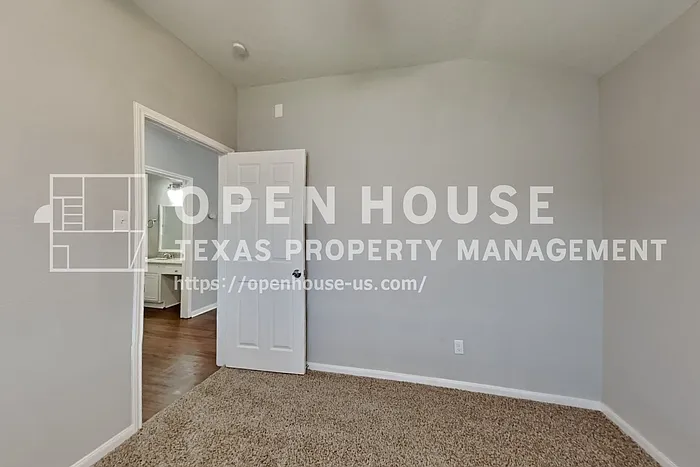 5803 Village Grove Dr — Photo 17
