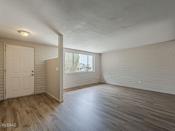 2nd image of 9849 E Victoria Ln