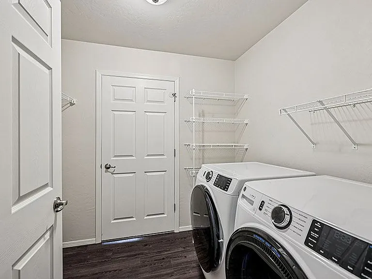 FOSTER PLACE — Photo 9