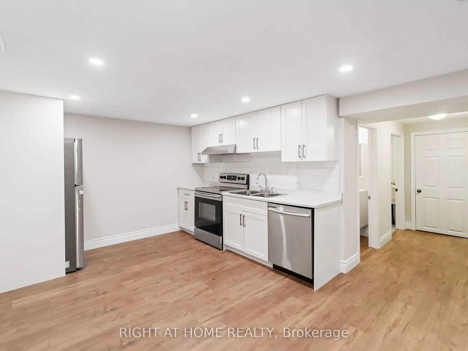 2 bed, $1,900 — Photo 3