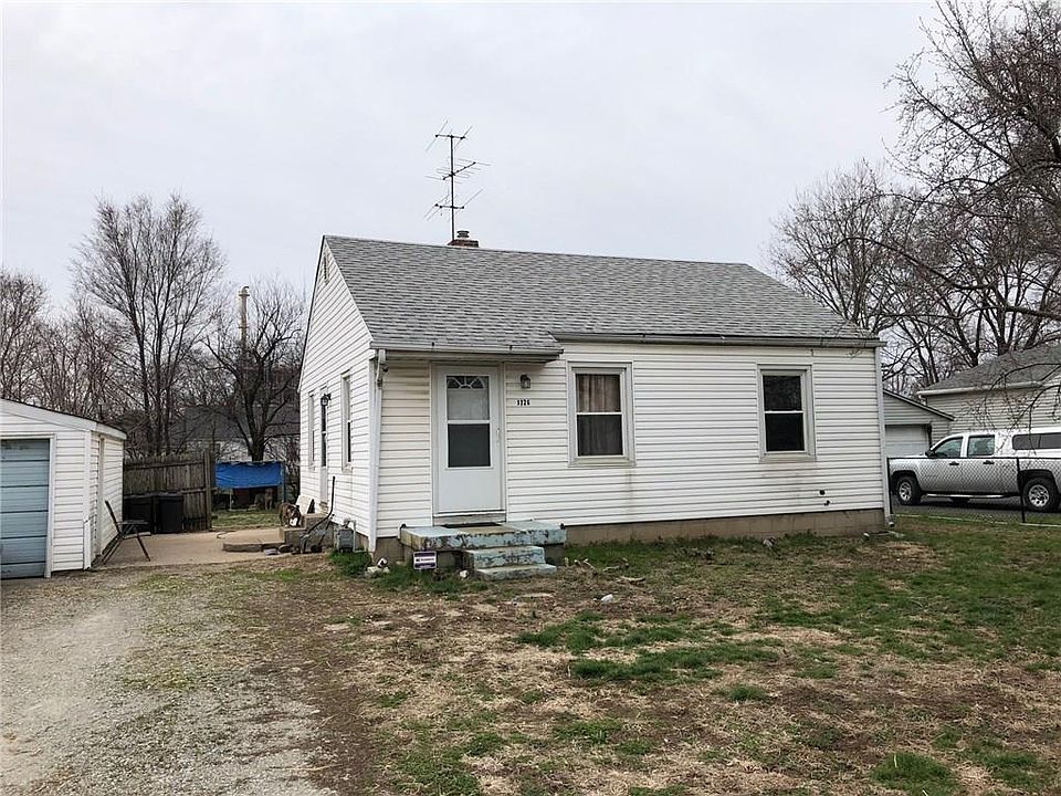 2nd image of 1726 S Centennial St