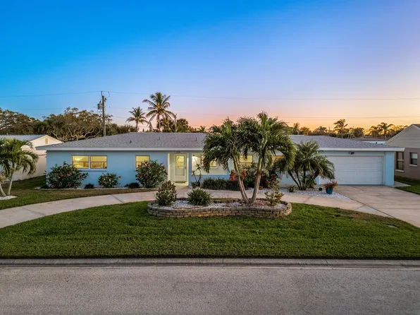 428 Dempsey Dr, Cocoa Beach, FL 32931