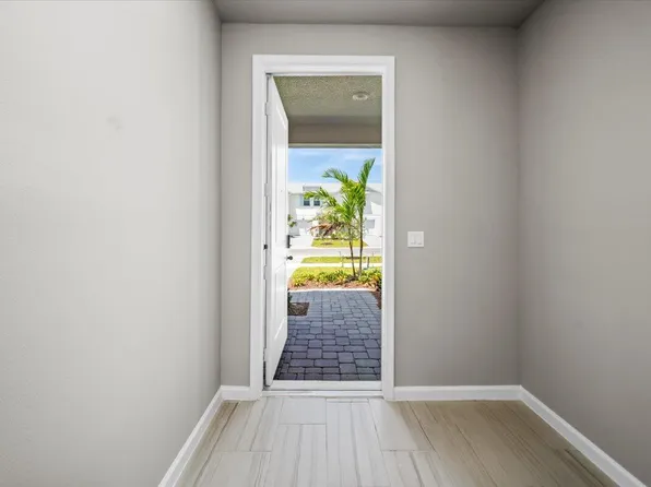 398 Salisbury Circle, Fort Pierce, FL 34982