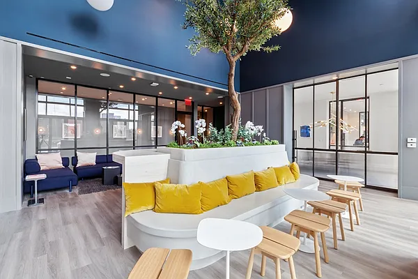 Rented by Greystar | media 13