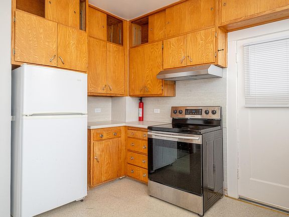 3rd image of 568 28th Ave APT 4