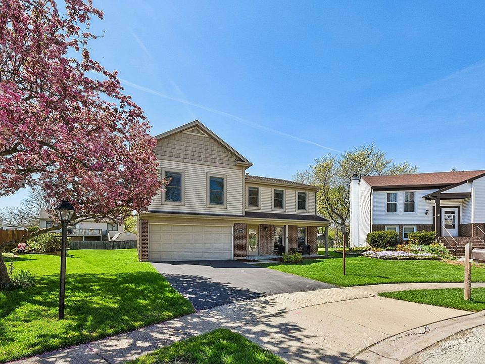 1st image of 588 Kingston Ct