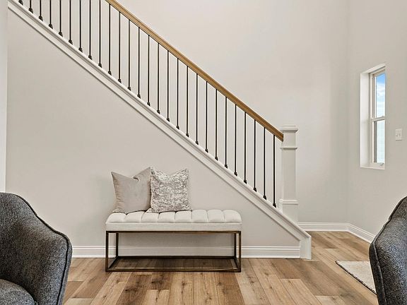 4th image of 11589 Park St