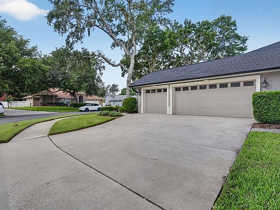 3rd image of 4911 RAYLENE WAY