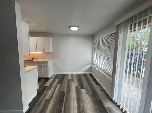 143 S 152nd St APT 15